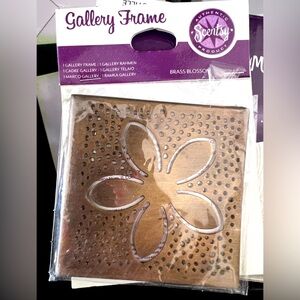 Brand New Scentsy Frame for Gallery Warmer